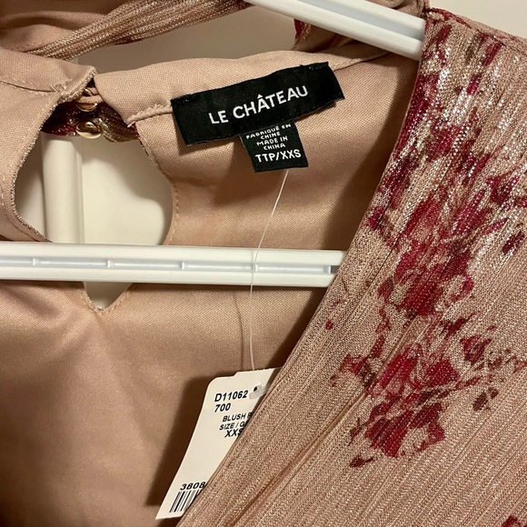 Le Chateau Shimmer Sleeveless Top - Picture 4 of 4